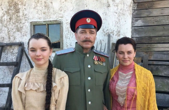 Сергей Маховиков с дочкой Сашей и женой Ларисой