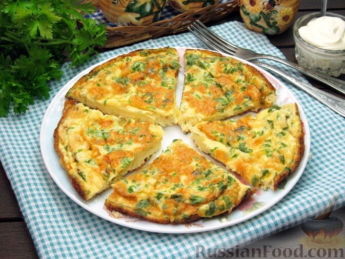 яйца, сыр плавленый, майонез, зелень петрушки, соль, масло сливочное