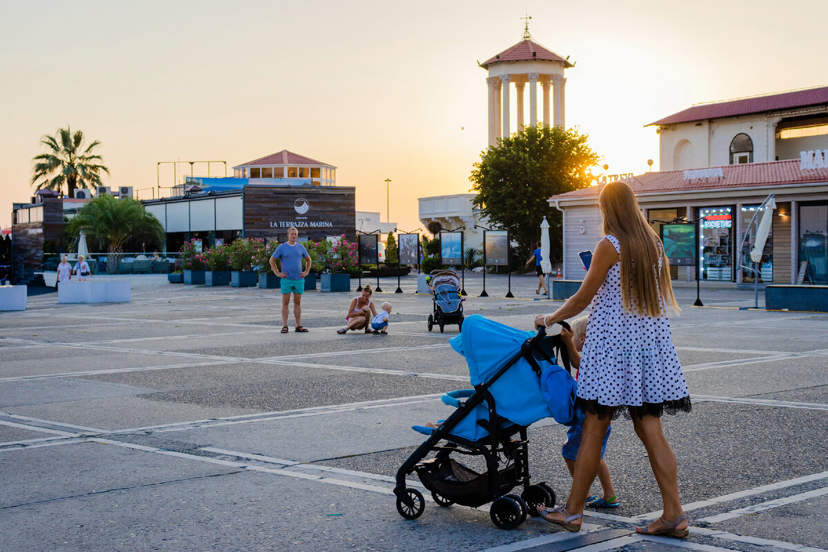 Площадь Южного Мола, Сочи
