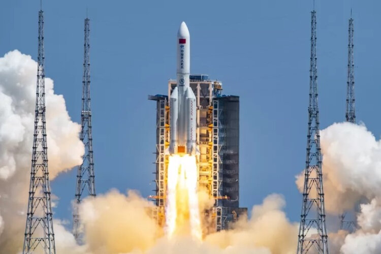 Старт ракеты «Чанчжэн-5B» 24 июля / Источник изображения: Hou Yu / China News Service / Getty Images