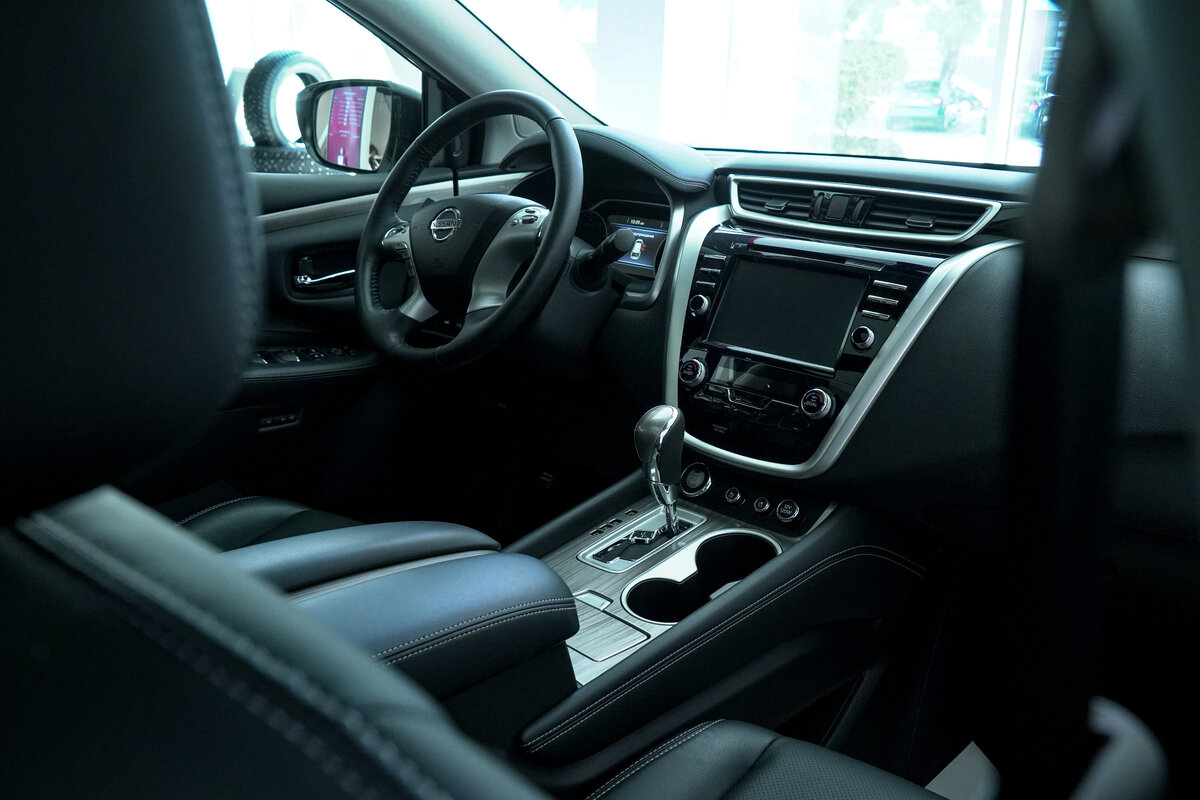С  авто Nissan Murano вы почувствуете себя уверенно и безопасно, так как модель воплощает в себе превосходство во всем.-2