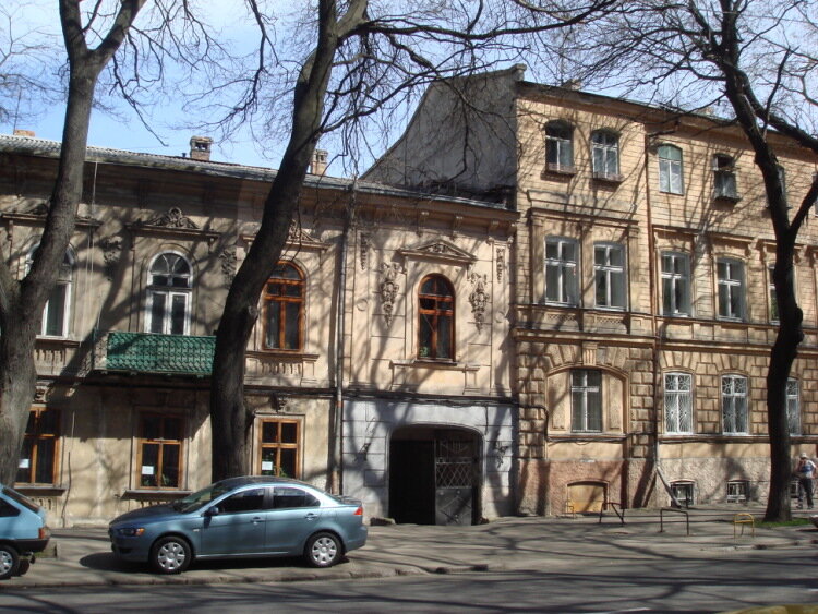 Очень похожая улица, только без прилавка и без тети Песи. Фото из интернета