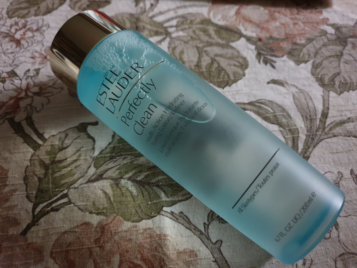 Листовки золотое яблоко. Balmain paris signature fragrance scented candle. Сефора тюбик для очищения. Пробники в подарок в золотом яблоке. Izeze zero blemish toner.