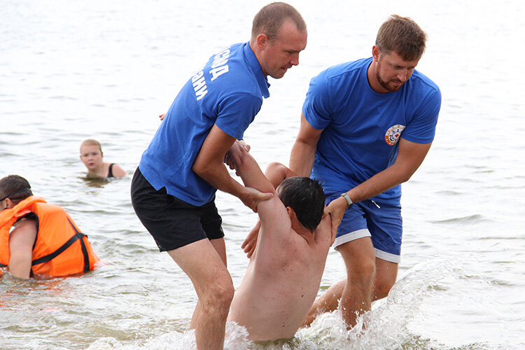 «За спасение человеческих жизней нам дают грамоту. У меня на стене дома они висят. Если все нормально прошло, то в конце месяца могут премию дать». Фото: tatarstan.ru