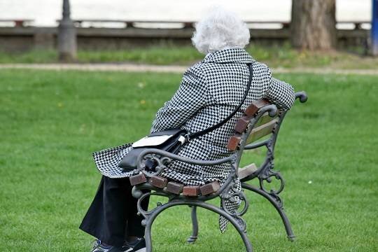    Власти Франции готовятся повысить пенсионный возраст