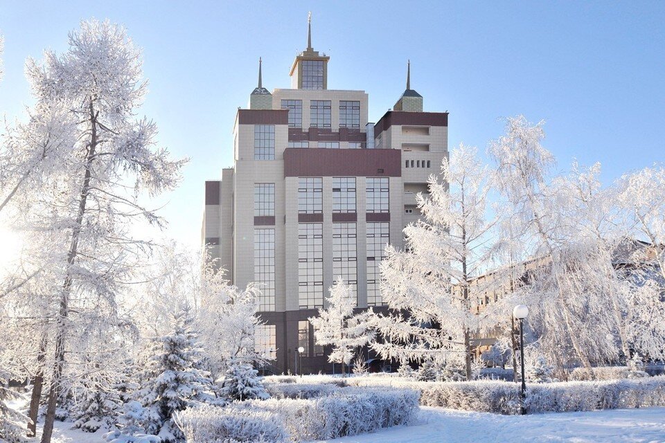     Всех, кто находится в учебных корпусах, эвакуировали. Фото: ОГУ