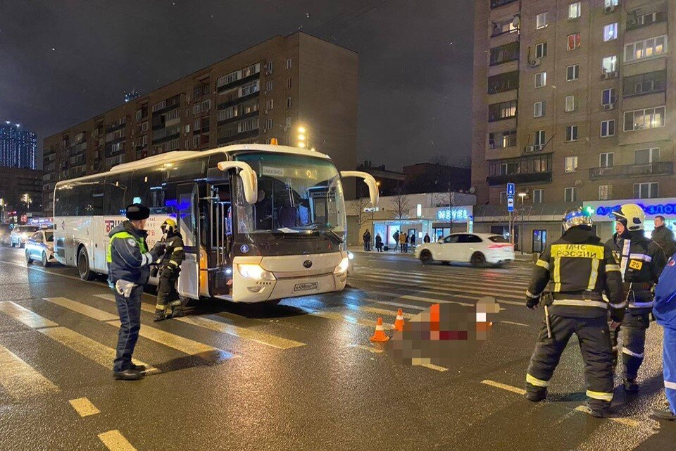    Водитель частного автобуса сбил пешехода на западе Москвы  прокуратура Москвы