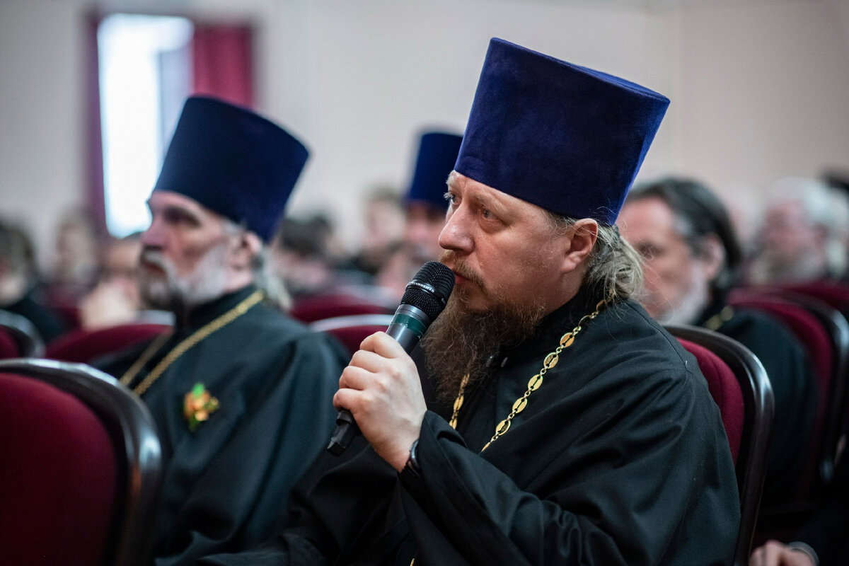 Работа в епархии. Епархия Псков. Собрание священнослужителей. Псковское духовенство. Псковское духовенство 16 век.