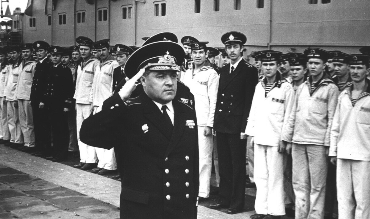 Контр-адмирал Евгений Александрович Скворцов – командир «Киева»