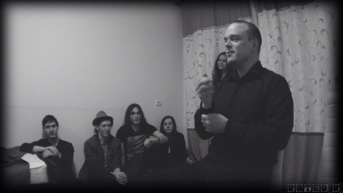 На многочисленных квартирниках в г. Чита, Забайкальский край.