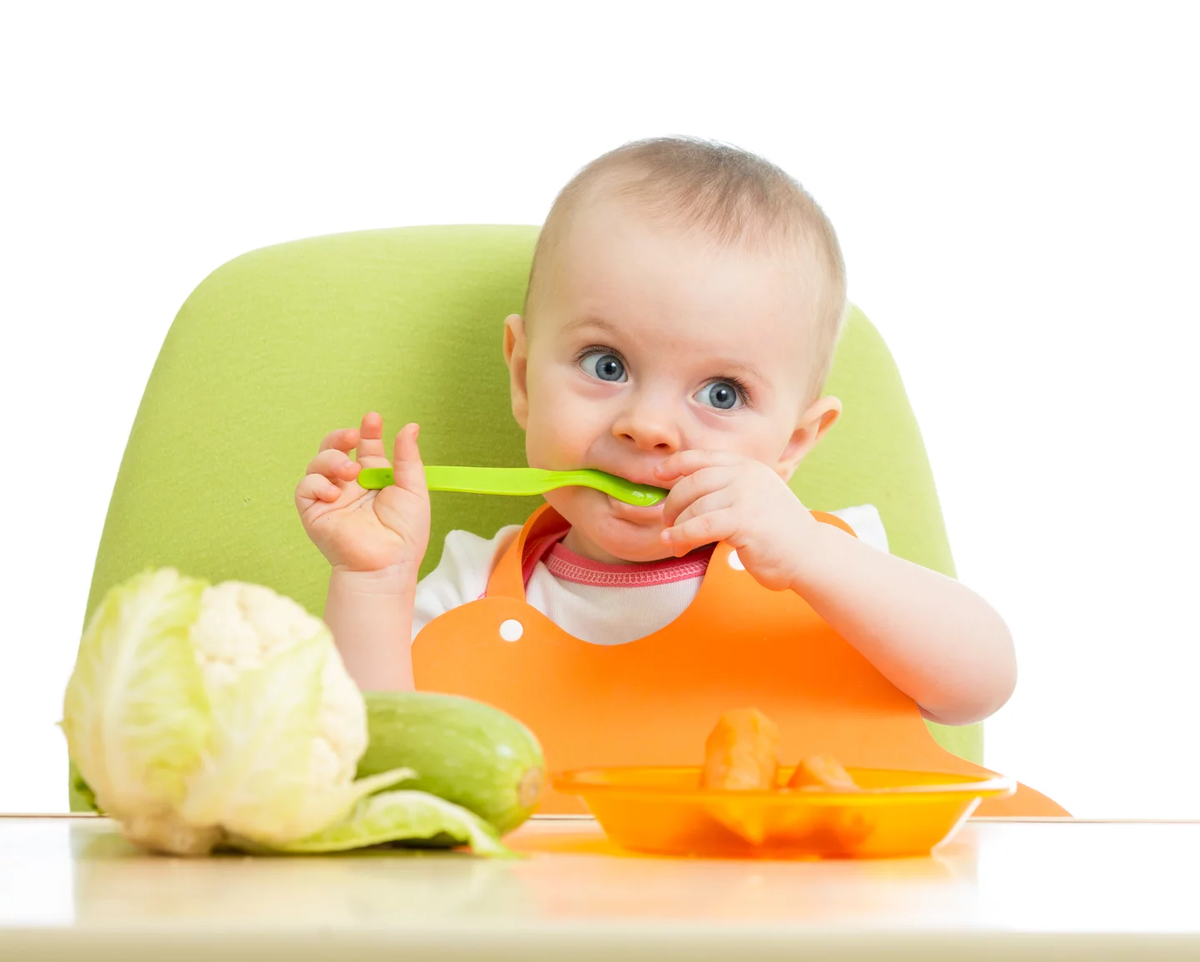 Овощи детям до года. Детский прикорм. Ребенок ест. Малыш кушает. Питание детей.