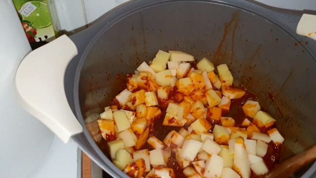 Ароматный томатный суп с кабачком и фасолью без мяса, пошаговый рецепт