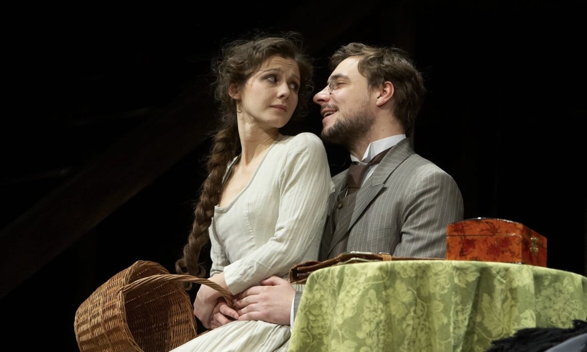 спектакль примеры