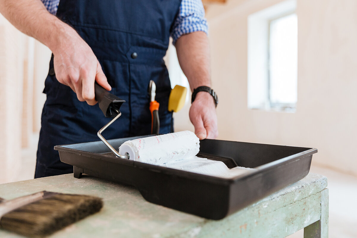 Как самостоятельно побелить потолок | Петрович: всё о стройке и ремонте ...