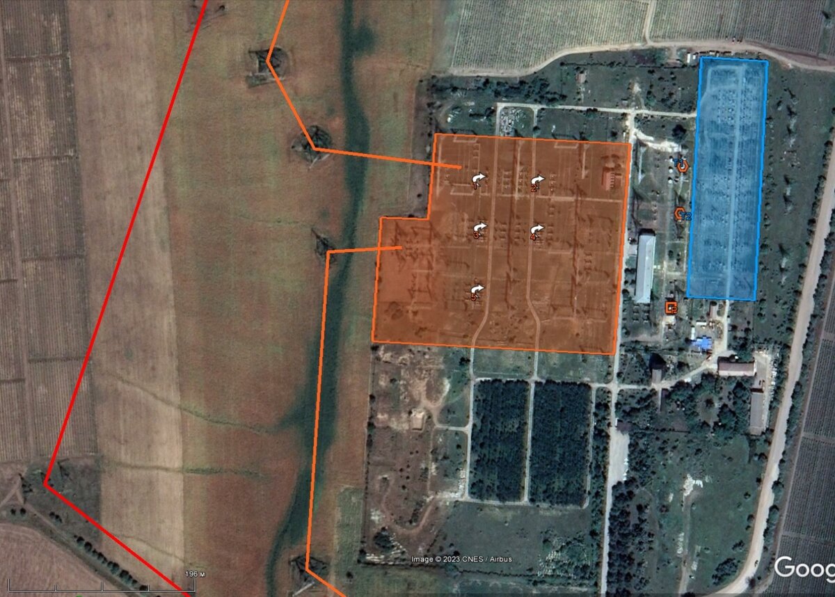 ПС 400 кВ Вулканешты на данный момент (снимок 2019 года). Рыжим цветом выделено ОРУ 400 кВ, голубым – 110 кВ. Шестиугольниками показаны автотрансформаторы 400/110 кВ (два), квадратом – группа реакторов (3+1 резервный), стрелочками – выключатели 400 кВ