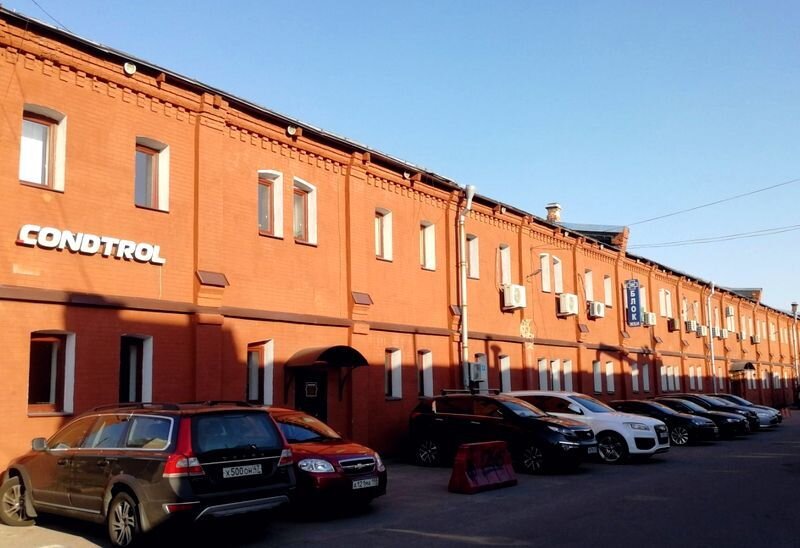 Бизнгес-центр в одном из зданий складов Кокоревых на Лиговском пр. 50.