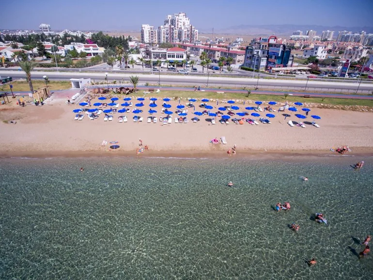 Kıbrıs'ta İskele (Trikomo) için eksiksiz bir rehber: ne görülmeli, nerede tatil yapılmalı ve nereden mülk satın alınmalı