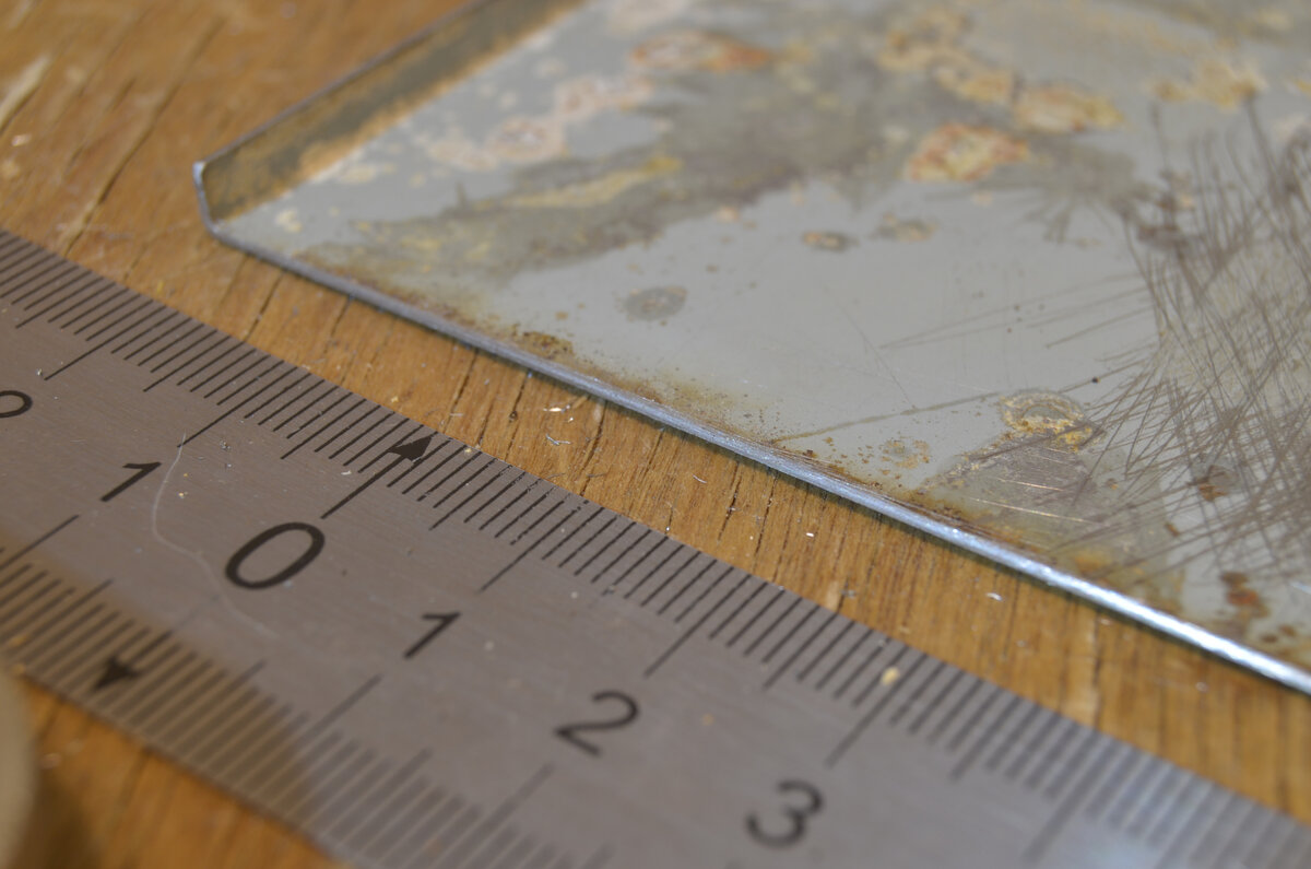 Я считаю, что для ручного метода резки, без станков и лазеров, получилось очень ровно. 