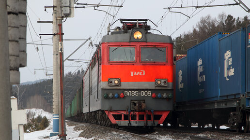 Поезда на Транссибе в Сибири зимой. Перегон Таёжный - Камарчага Красноярской железной дороги. Февраль 2023 года.