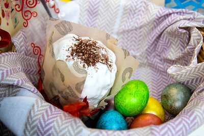    Кулич и яйца на фестивале «Пасхальный дар» в Москве ©Пресс-служба городских уличных мероприятий «Московские сезоны»