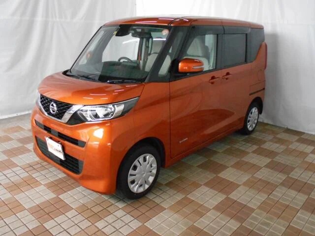 Nissan Roox 210