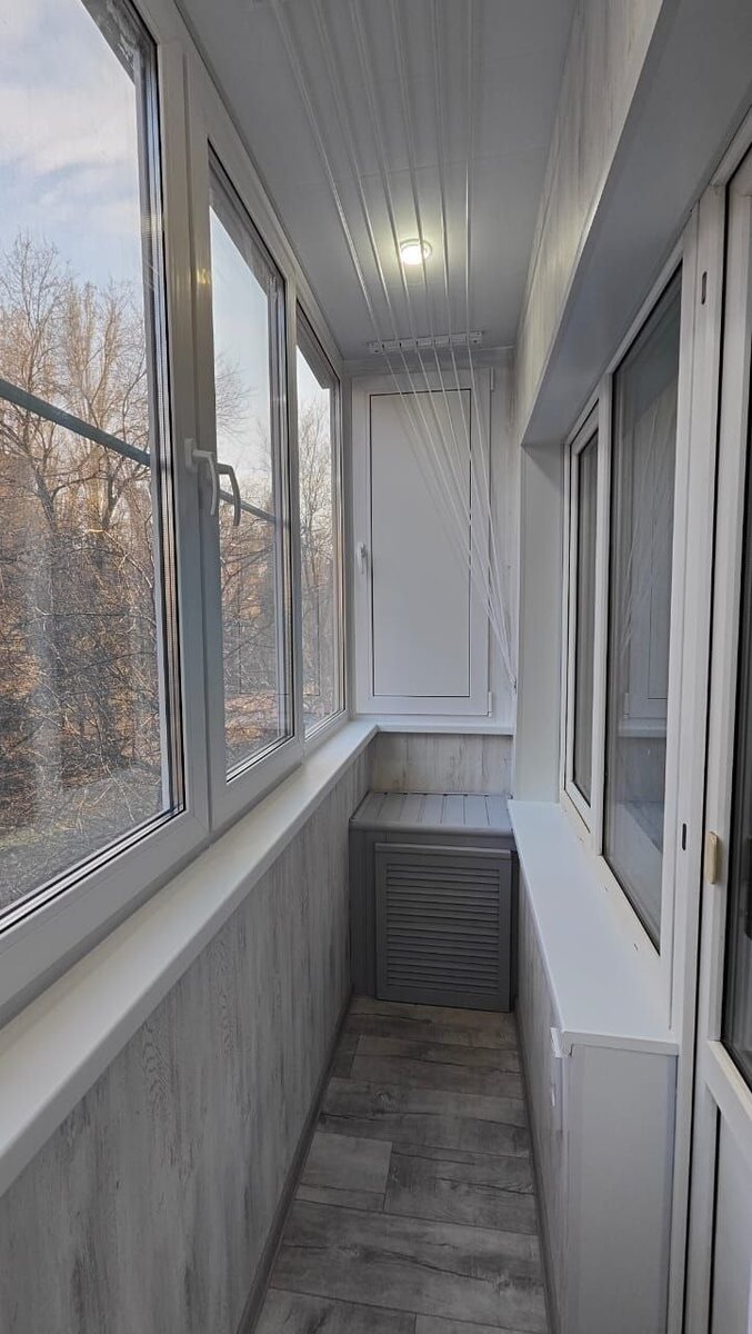 Обшивка и отделка балкона или лоджии пластиковыми панелями