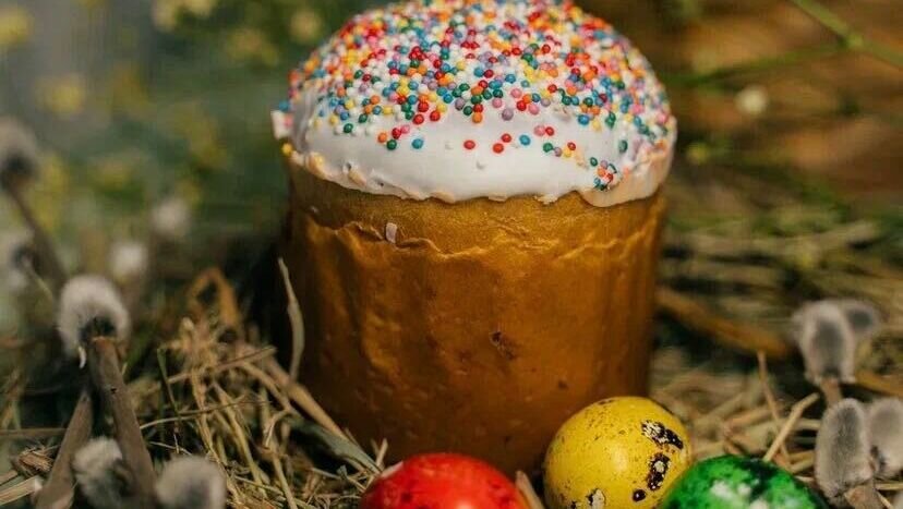     Губернатор Тюменской области Александр Моор поздравил православных тюменцев с праздником Пасхи.