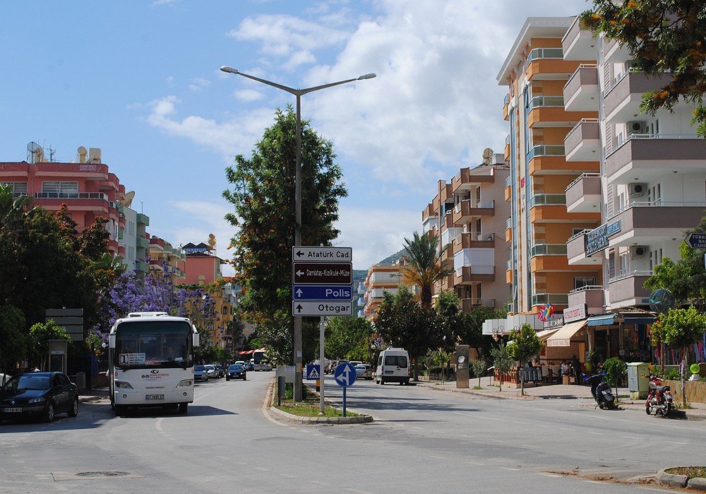 аланья турция улицы. центр алании турция. алания проспект ататюрка. алания турция улочки. алания улочки.