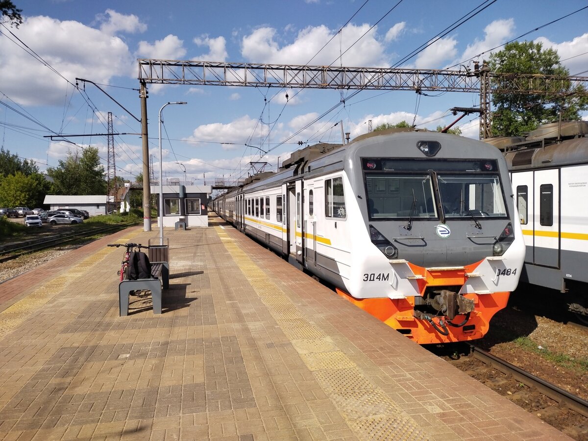 Электропоезд ЭД4М-0484, ст. Икша