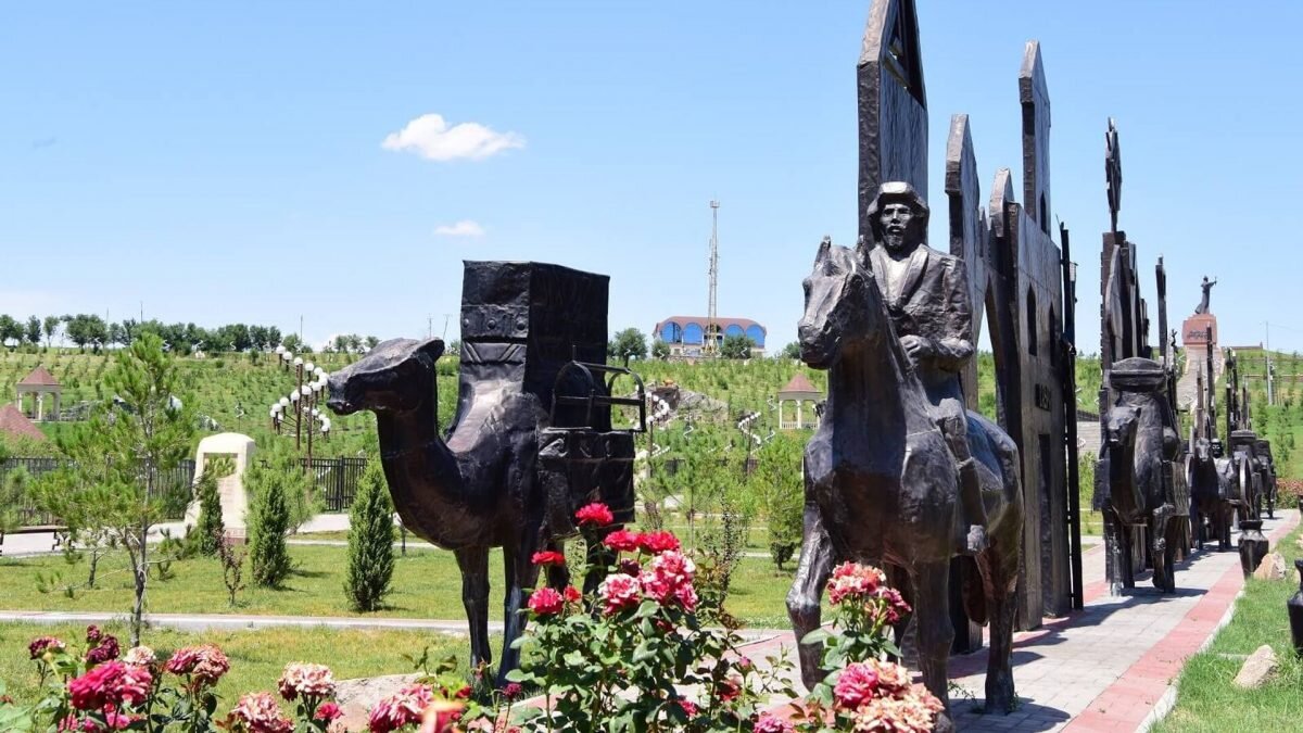    Фото: официальный сайт акимата Шымкента. Август Макаров