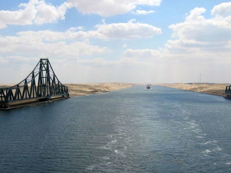    суэцкий канал. фото: википедия