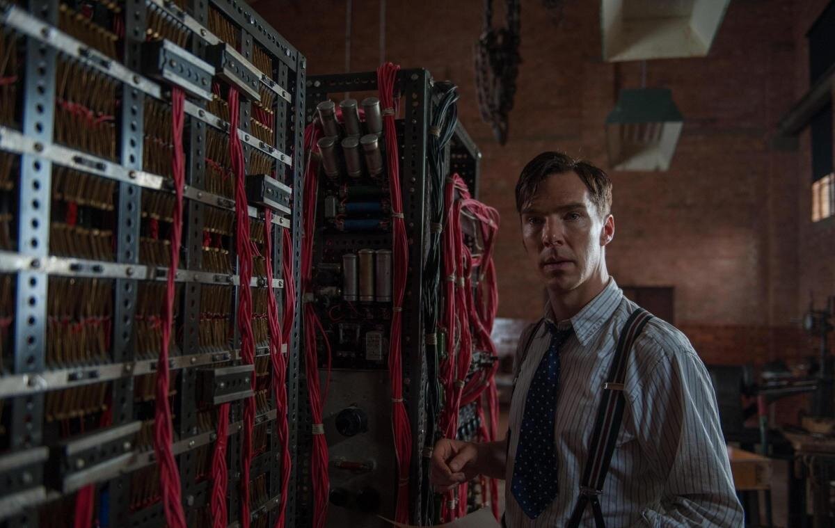 Бенедикт Камбэрбэтч в образе Алана Тюринга.