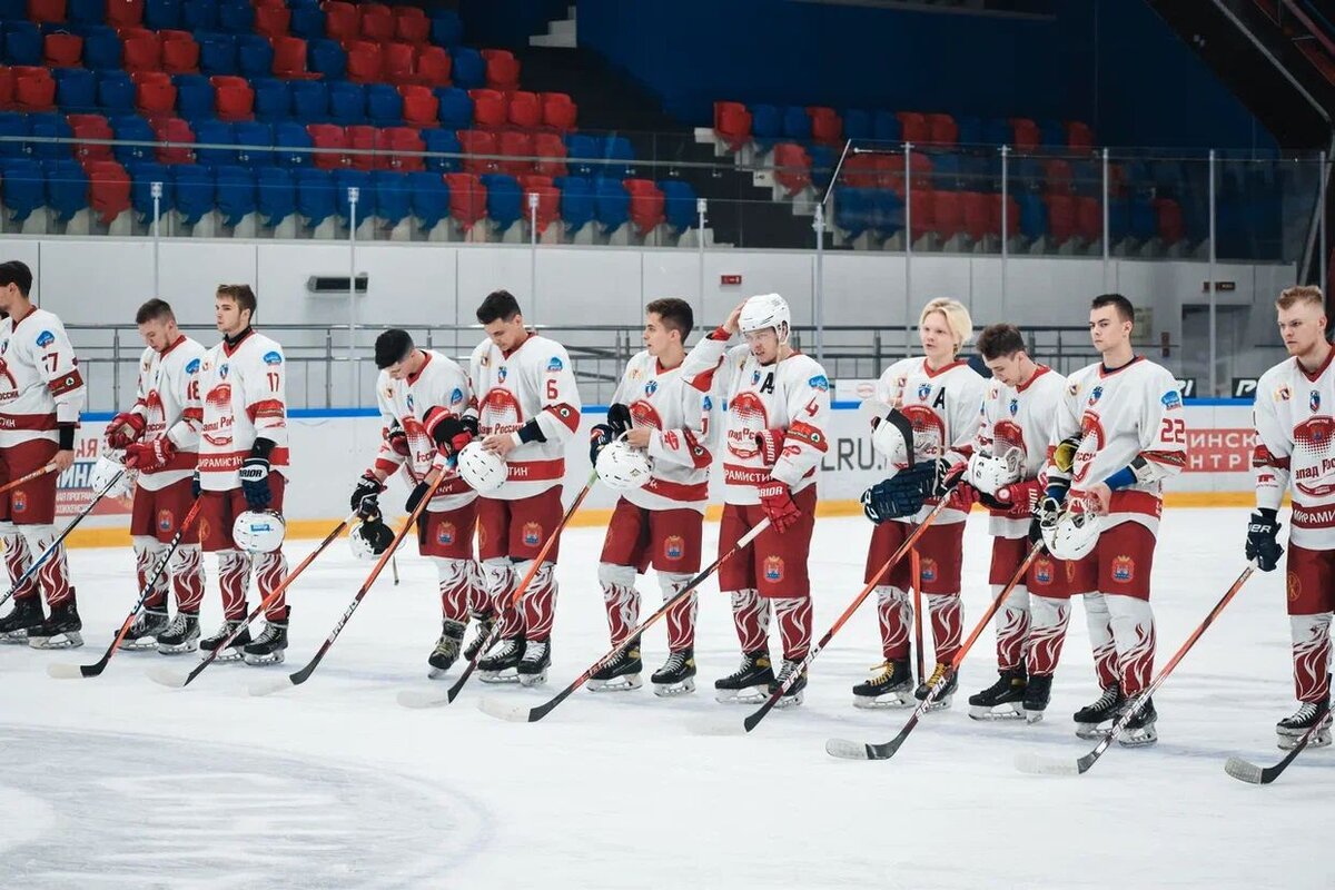 Хоккей игры мужчины. Команды хоккея в Беларуси. Хоккей игра мужиков так. Где играть в хоккей в ДНР.