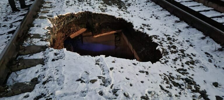    В Орске на ОЗТП произошло обрушение моста Марина Шарт