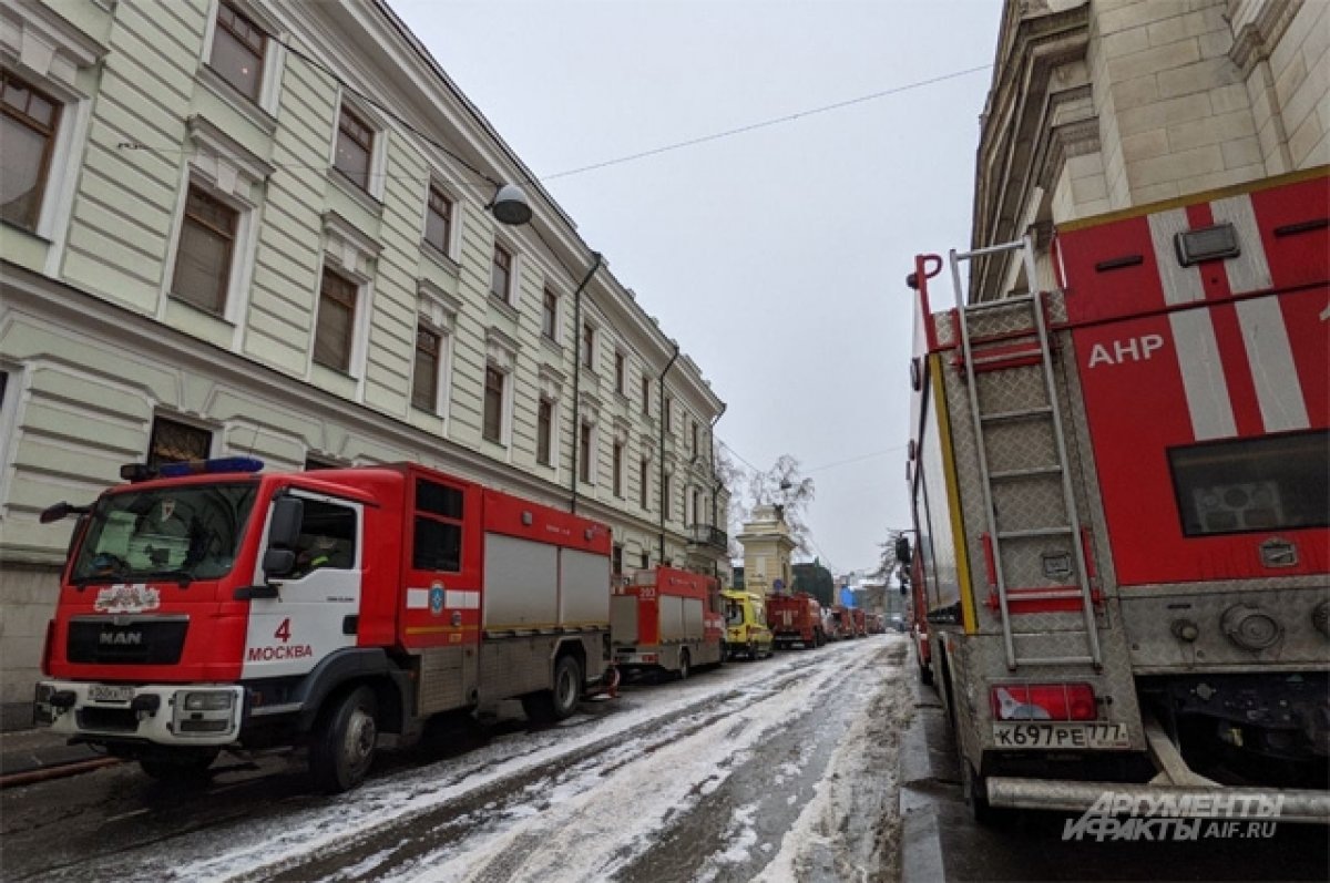    Пушкинский музей, рядом с которым произошел пожар, работает штатно