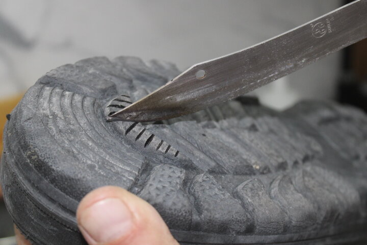 Как сделать не скользкую подошву на любой обуви, быстрое решение для "скользкой" проблемы