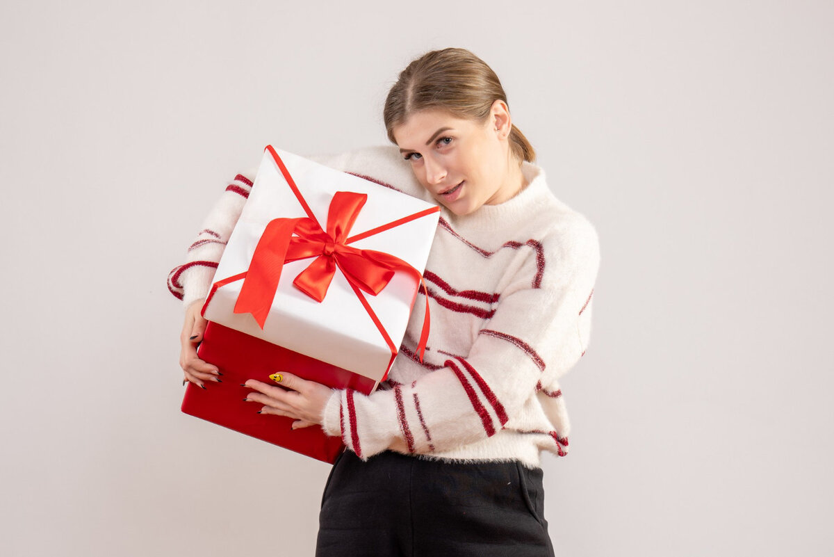    Не стоит дарить коллегам дорогие подаркиfreepik.com