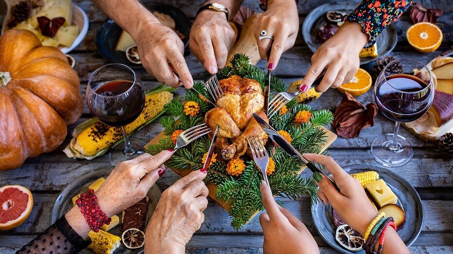     Источник здесь и далее: ShutterStock/Fotodom.ru; studio GDB, deagreez/stock.adobe.com