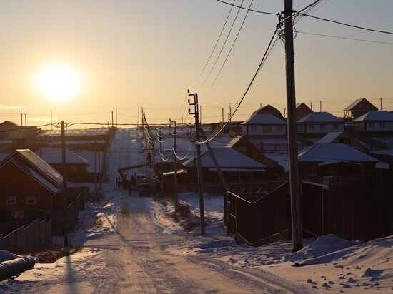     Жители Мамон обратились в прокуратуру с письмом, в котором просят проверить деятельность ресурсоснабжающей организации и дать правовую законную оценку на предмет постоянного отключения электрической энергии в селе Мамоны. Фото: Кирилл Шипицин