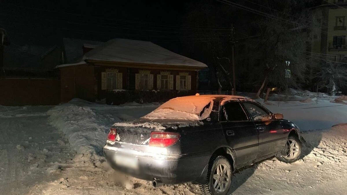     15-летнего подростка на Toyota Carina поймали сегодня ночью в Ишиме сотрудники ГИБДД. Юный тюменец не только не имел водительских, но еще и находился в состоянии алкогольного опьянения.
