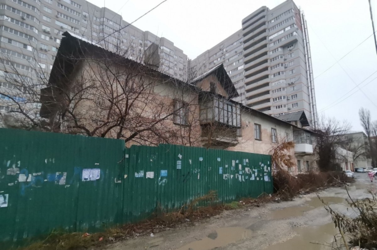    Воронежцы просят расселить их из трещащего по швам дома на Жигулевской