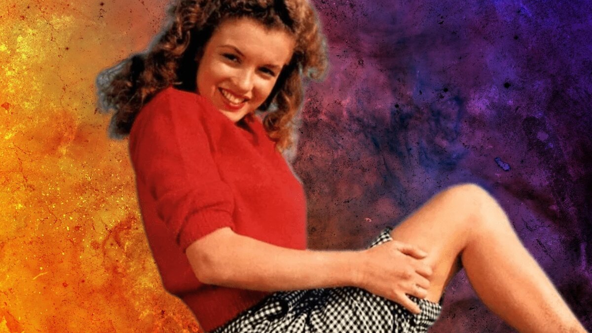 Норма джин и мэрилин монро. Мэрилин монро на пляже 1957. Норма джин догерти. Норма джин бейкер мортенсон. Мэрилин монро в молодости.