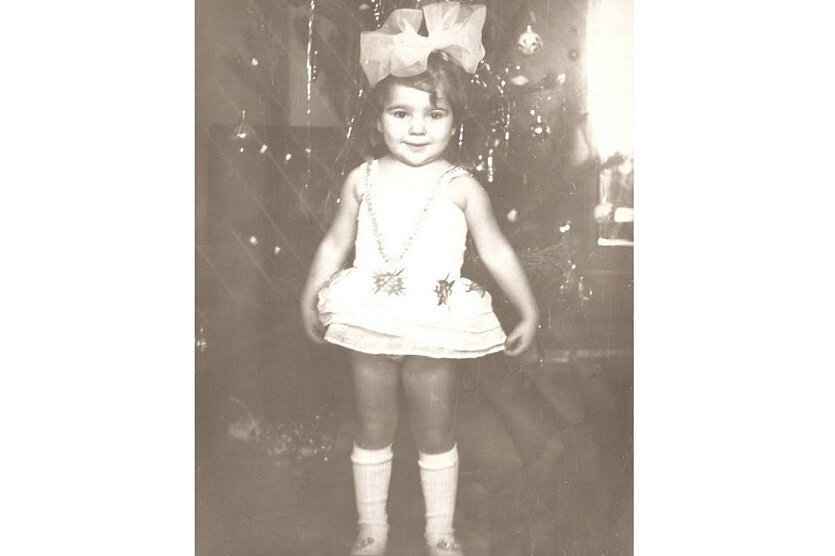 детские утренники снежинки. детские новогодние утренники ссср. новогодний утренник в детском саду. советские новогодние костюмы. девочки снежинки мальчики комочки.