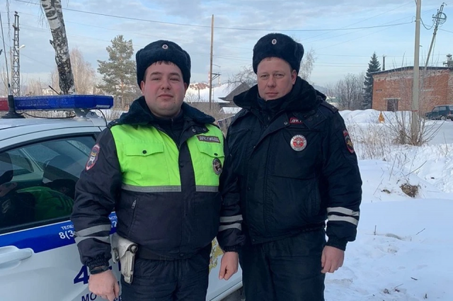    Как инспекторы ДПС на Урале спасли замерзающего автомобилиста?