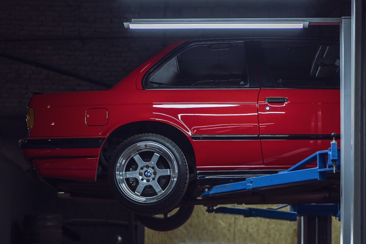     Официалы или гаражные центры: где обслуживать автомобиль после окончания гарантии