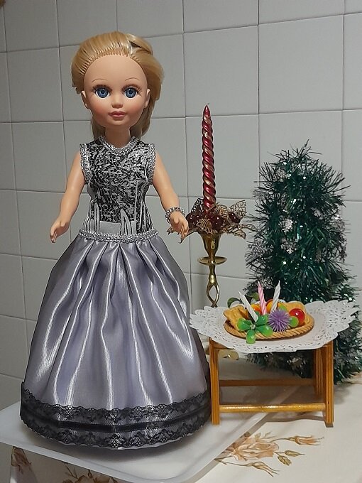 "Новогоднее предчувствие" - вечерний наряд для куклы Анастасии. Декабрь, 2022. 