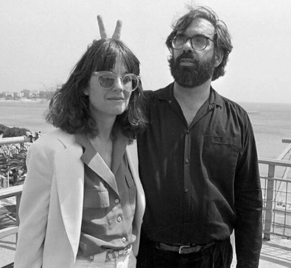 Режиссер Фрэнсис Коппола с женой Элинор, которая сняла "Париж подождет" - правда, в гораздо более позднем возрасте. Есть сходство с главной героиней ее фильма, да?