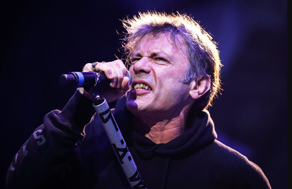 лучшие вокалисты всех времен rolling stone. Rolling stone журнал. журнал роллинг стоунз 2004. лучшие вокалисты всех времен rolling stone. роллинг стоун ник джаггер.