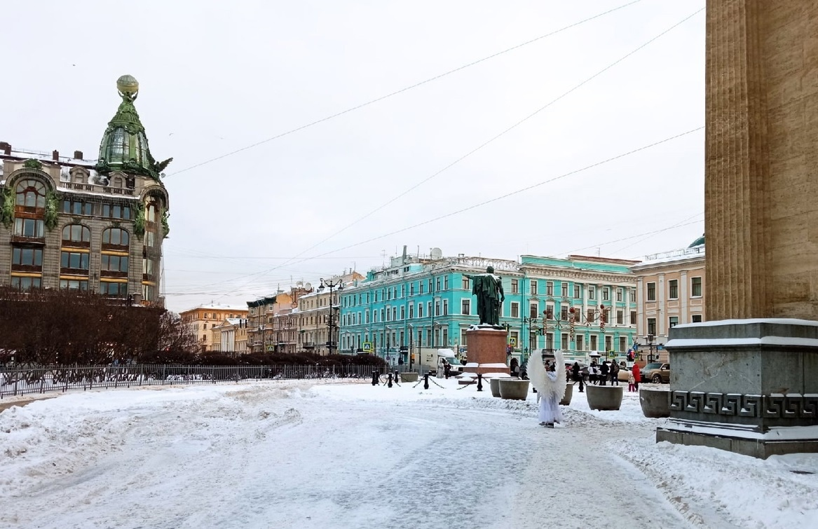 Где лучше жить - в деревне, маленьком городе или мегаполисе | Кунсткамера  Натальи Трубиновской | Дзен