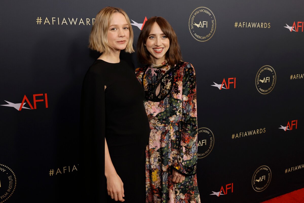    Беременная Кэри Маллиган и актриса Зои Казан на AFI Awards Фото: Getty Images